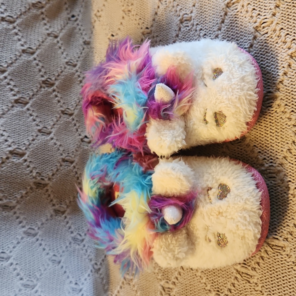 Girls  fuzzy  unicorn slippers size 13